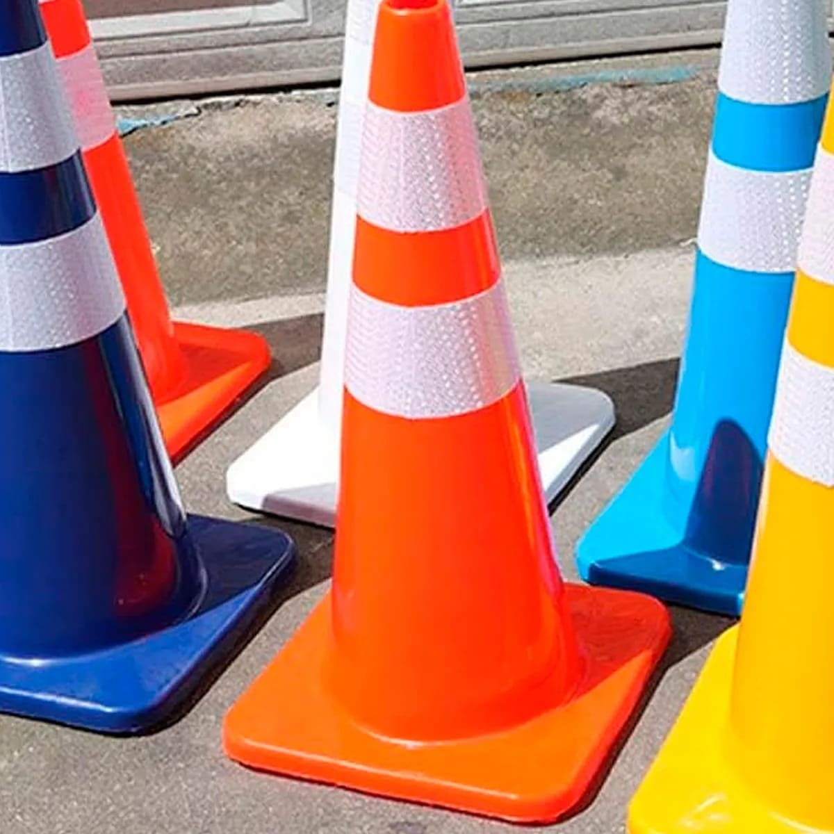 CONO FLEXIBLE 90 CM CON 1 BANDA REFLECTIVA - Seguridad Vial