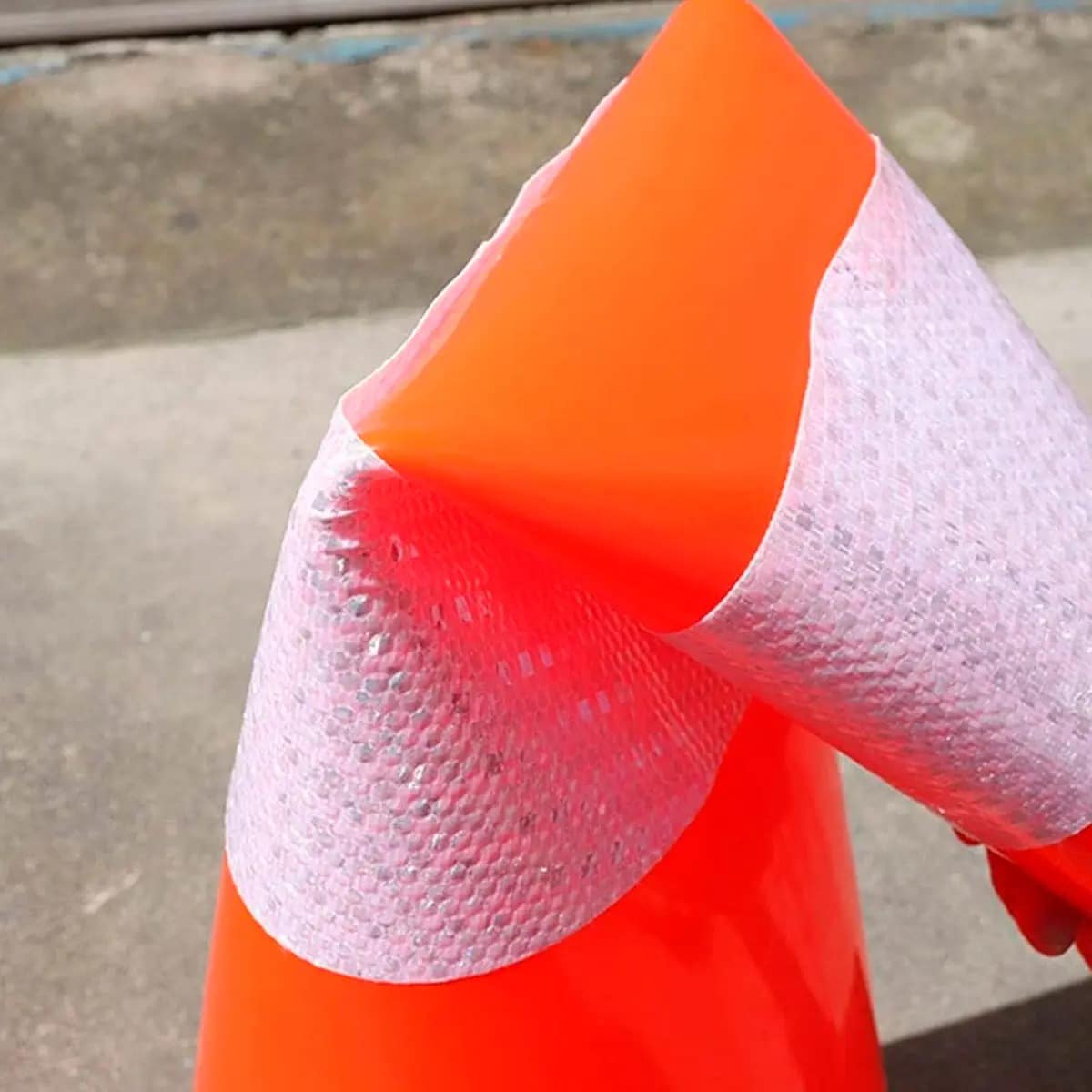 CONO SEMI FLEXIBLE 70 CM 2 BANDAS REFLECTIVAS Seguridad Vial